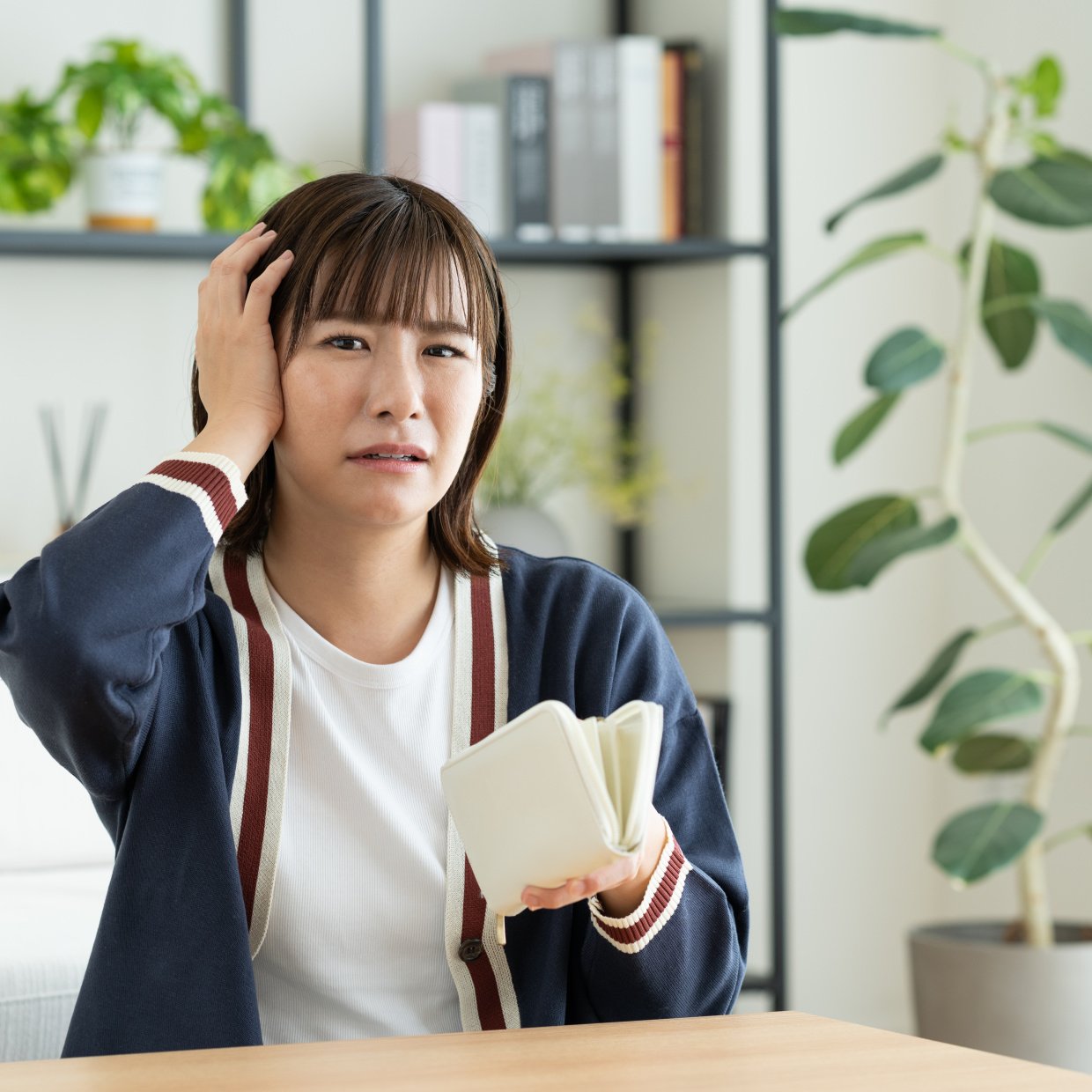  「お金が貯まらない人」が見直すべき“3つの固定費”「節約してるのに…」「削れないと思い込んでた」 