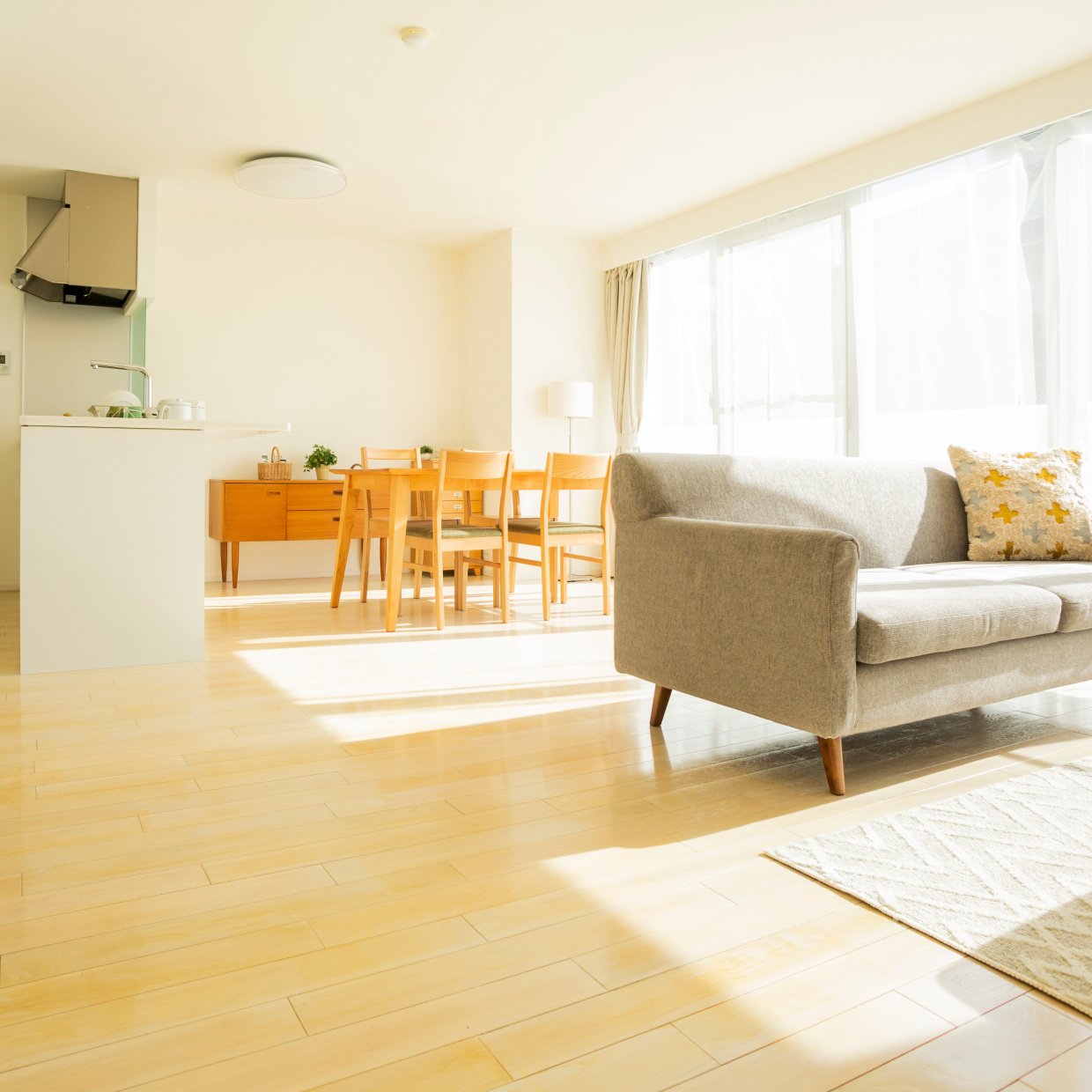  なぜかくすんで見える「リビング」がスッキリ見える！清潔感が続く“3つの習慣”「今日からできる」 