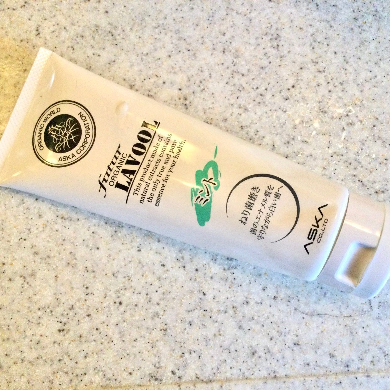 ダブルクリップで「歯磨き粉チューブ」の“ぬめり汚れ”を防げる?「考えた人すごい」「早く知りたかった」