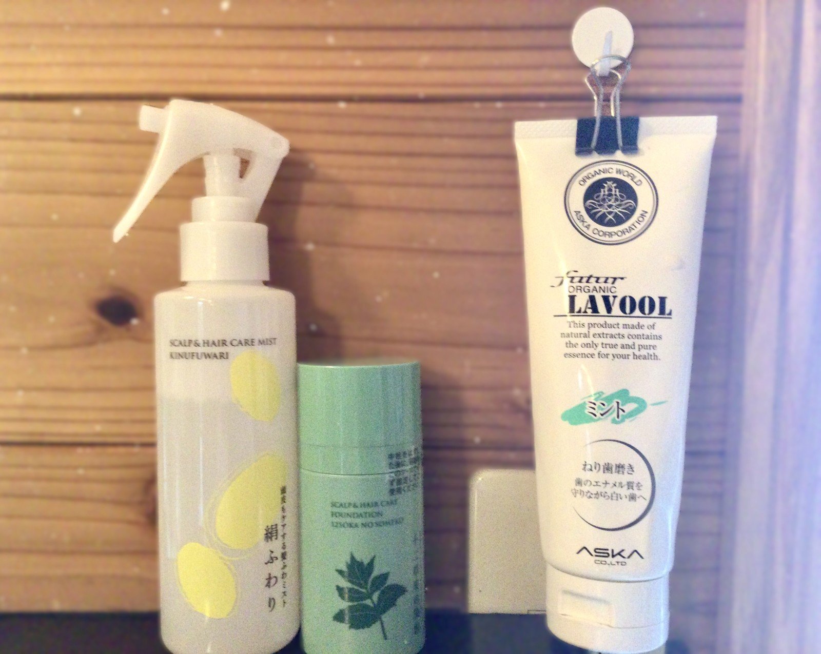 ダブルクリップとフックを組み合わせた吊り下げ収納