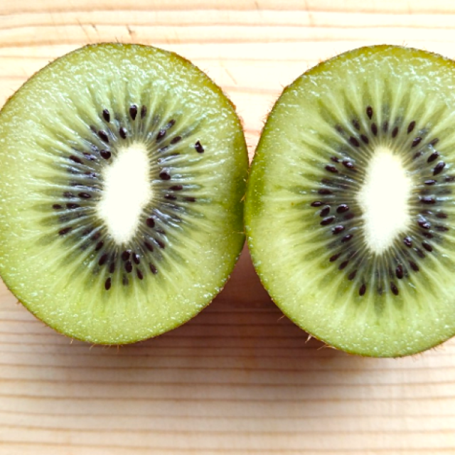  酸っぱい"キウイ"をはやく甘くする裏ワザ「簡単！」「おいしい」「家族にも教えたい」 