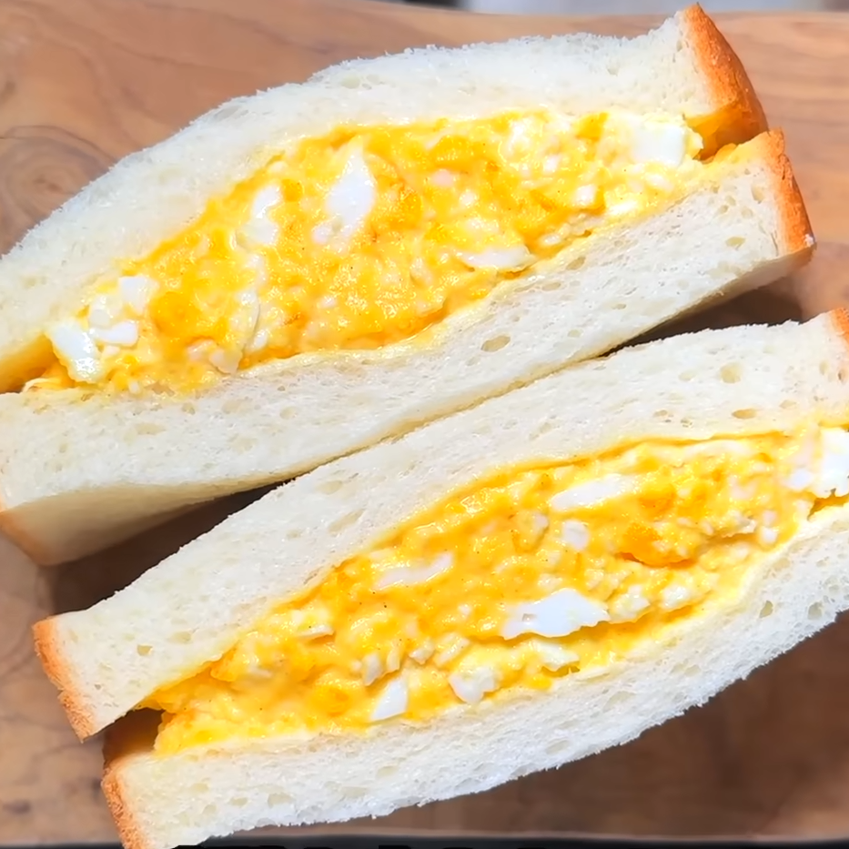  ひと手間で全然違う！ゆで卵を使わない “極上たまごサンド”の作り方「朝ごはんに食べたい」 