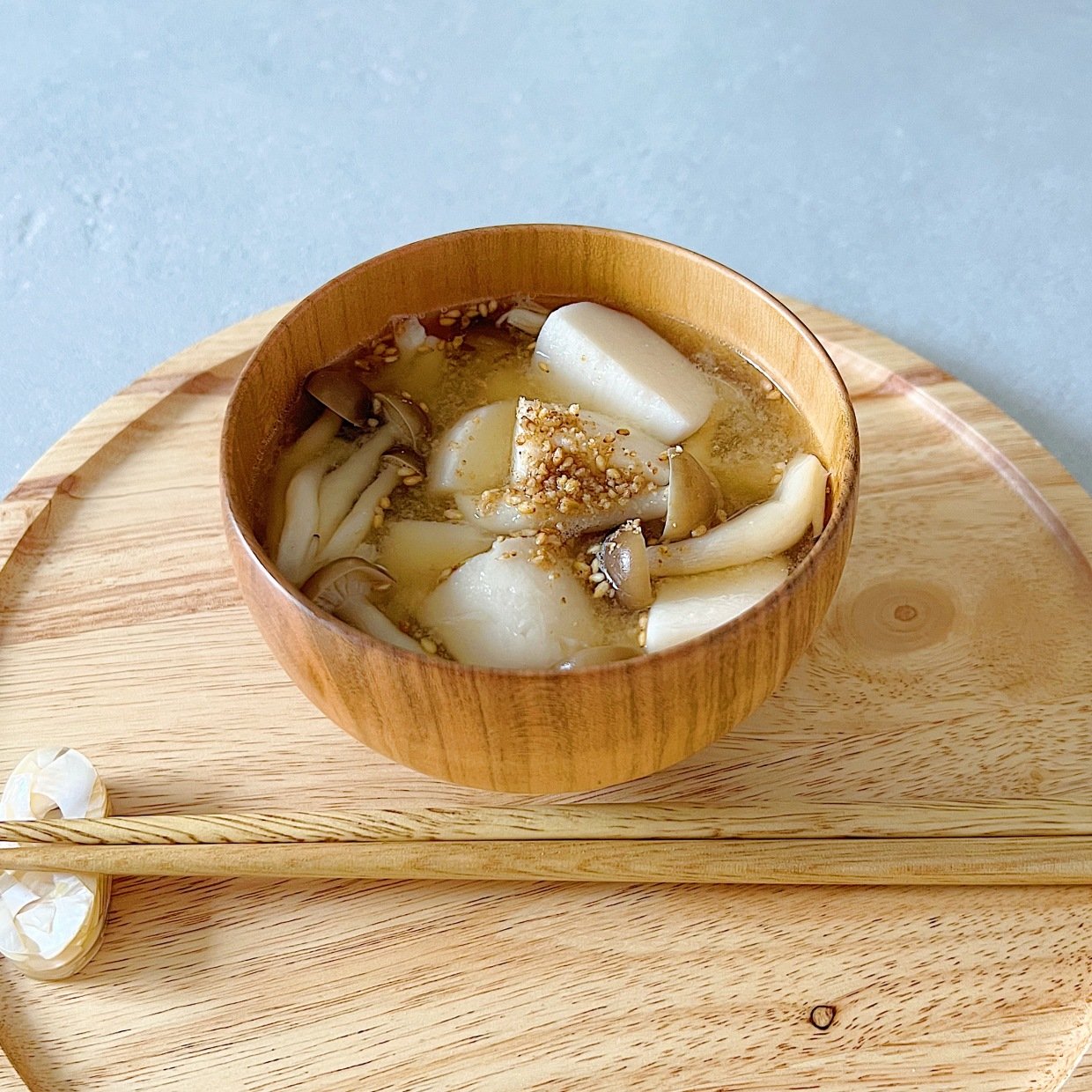  「みそ汁」にいれると腸がよろこぶ。“食物繊維やカリウムをたっぷり含む旬な野菜”とは？ 