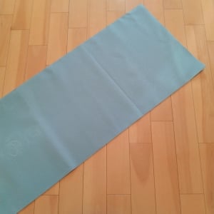 使っていない「ヨガマット」のいざという時に活躍する意外な使い道「確かに…！」「非常時に使える」