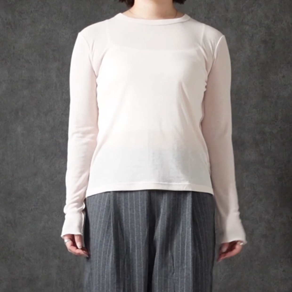  【GU】ソフトシアークルーネックTで差がつく！おしゃれさんのコーデ術 