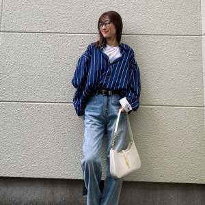 1枚で全然違う！40代の秋コーデを格上げする「万能シャツ」の魅力【おしゃれさんに学ぶ】