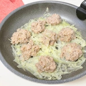 シュウマイはもう包まない！シュウマイの皮の代わりに使う緑の野菜とは？「めっちゃヘルシー」