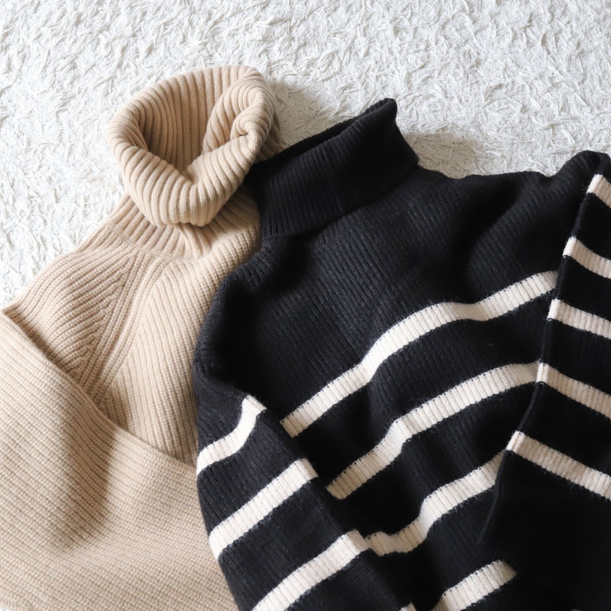  ちょうど悩んでた…。「ニット」が"型崩れしない"ハンガーのかけ方テク「早く知りたかった」「便利！」 