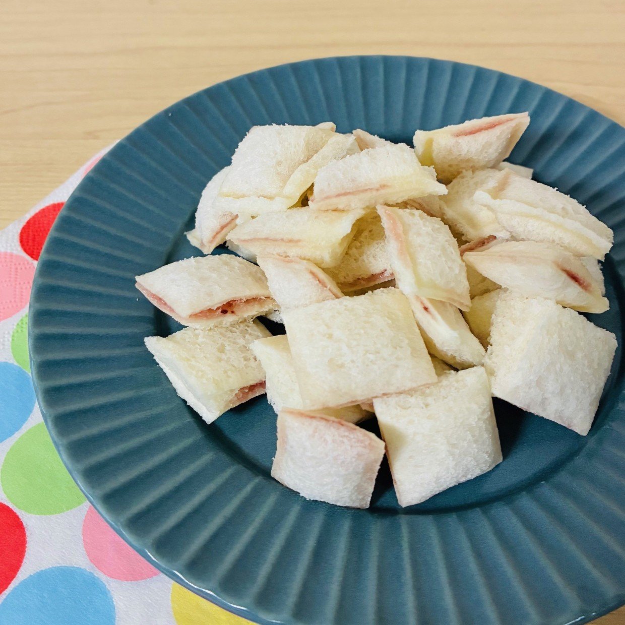  食べやすくて手が汚れない！「ミニサンドイッチ」を一気に作る簡単ワザ「おやつにもピッタリ！」 