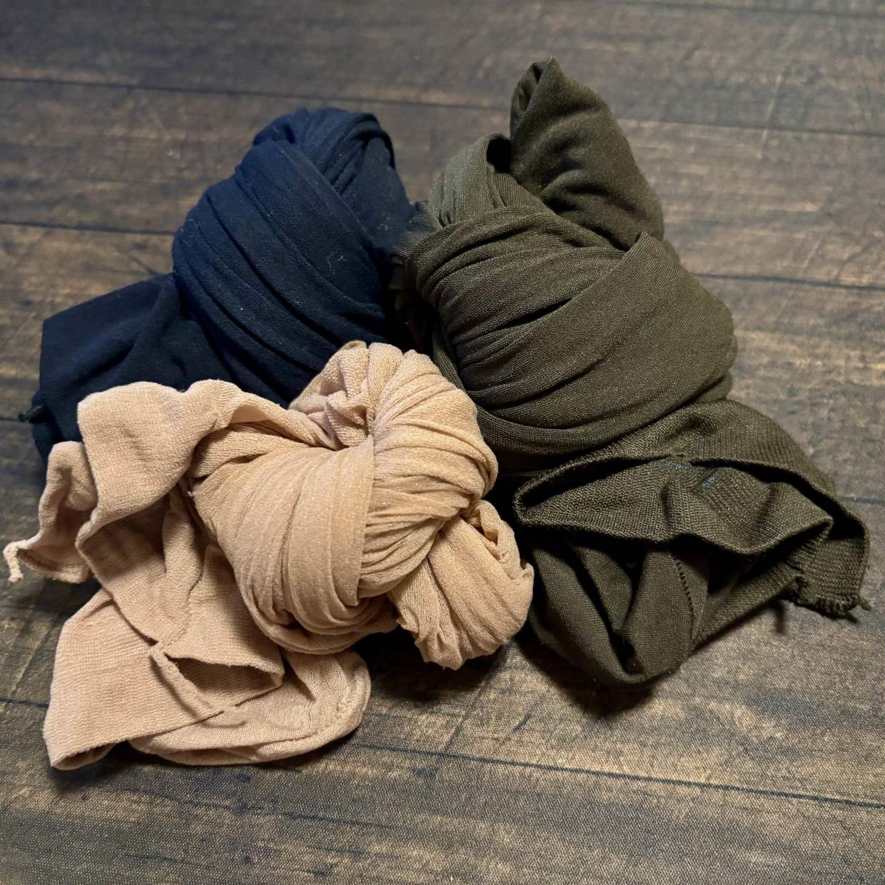  伝線したり毛玉だらけでも捨てるの待って！12月に活躍する「ストッキング」の意外な使い道 