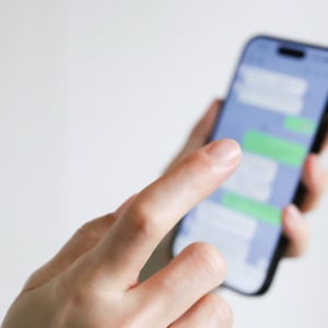 【LINE】探す手間ゼロ！よく使うトークを一瞬で開く方法「忙しい人ほど便利」「すぐ設定する」