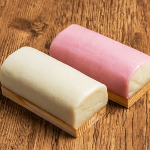 板にくっつかない！“かまぼこ”をきれいに外す簡単テク「おせち準備にも」「その発想はなかった」