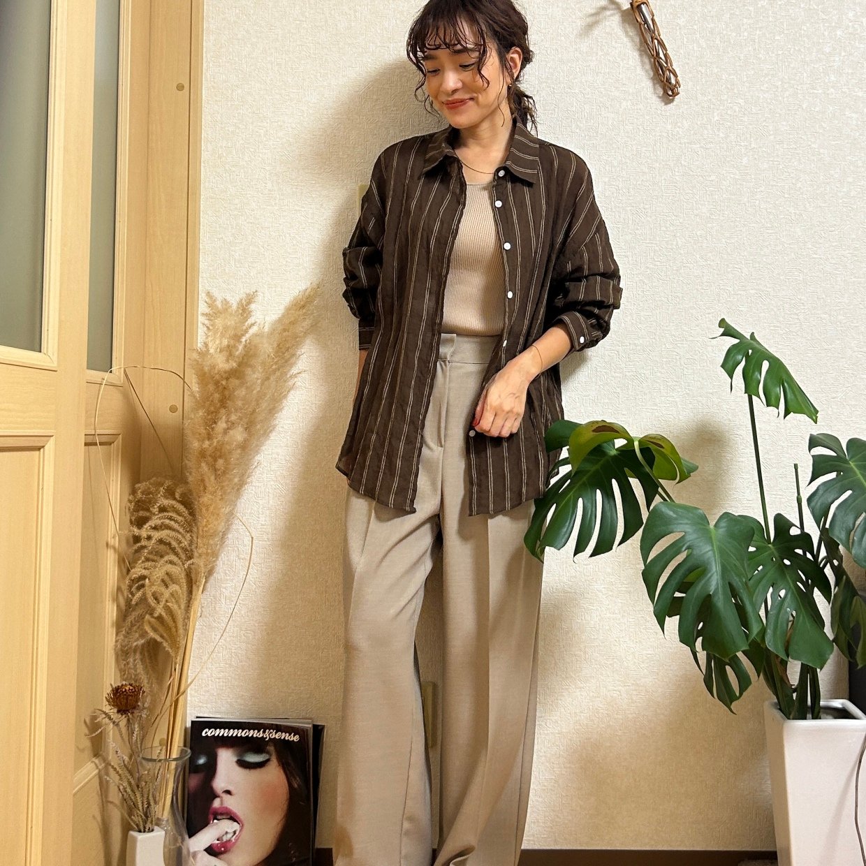  40代のおしゃれさんは知っている。一気に垢抜ける「ブラウンのワントーンコーデ」のコツ 