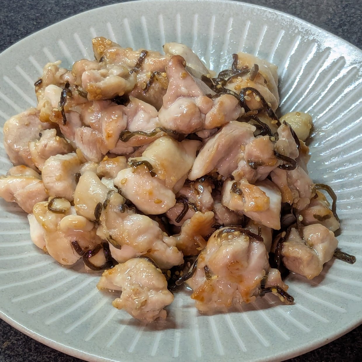  余った「塩昆布」と鶏肉を合わせると？「子どもも大喜び！」「忙しい日にぴったり」 