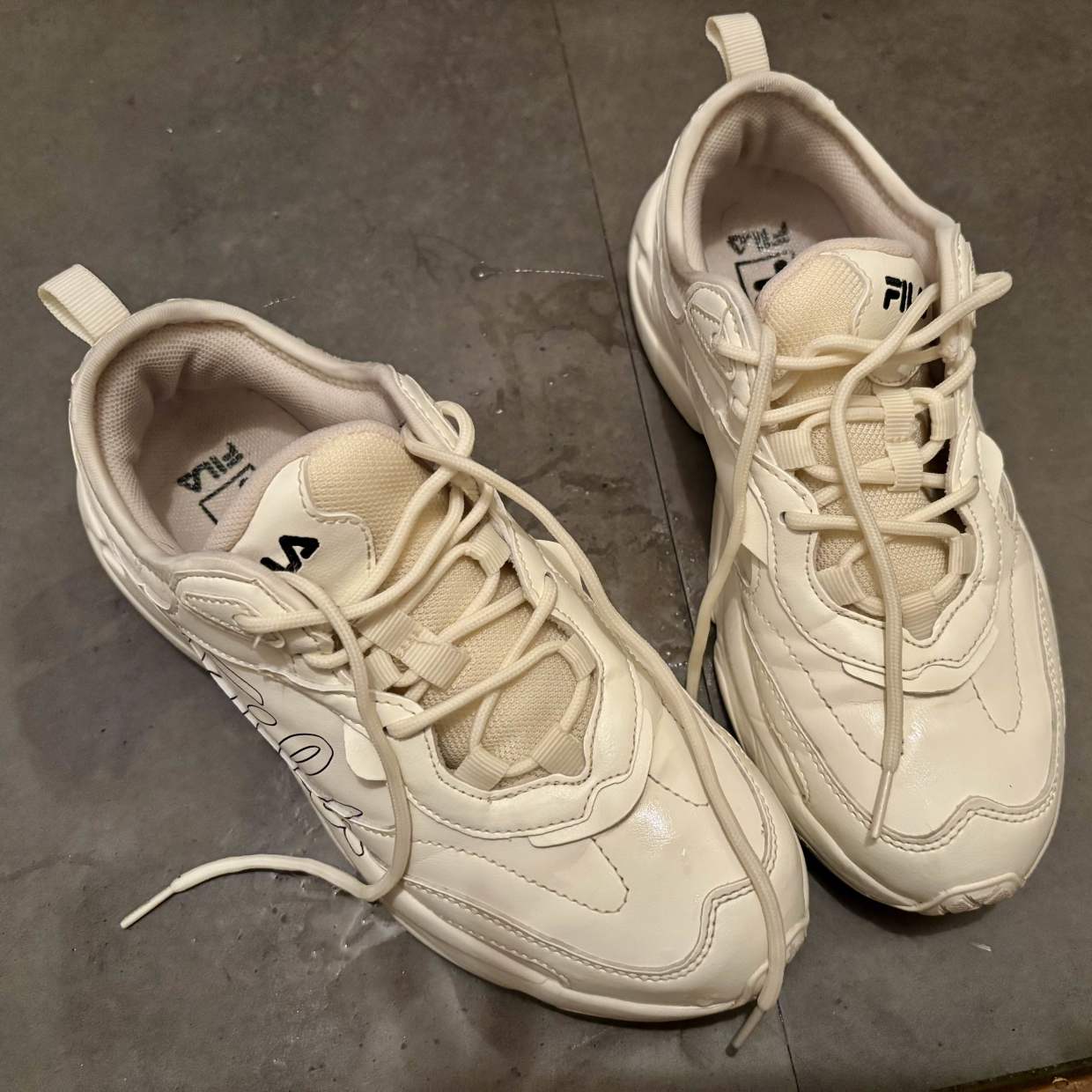  “濡れた靴”を乾かす冬ならではの驚きのワザ「簡単！」「予備の靴がなくても焦らない」 