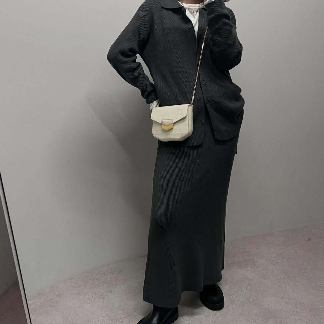  「マネしたい！」と思われちゃう。40代おしゃれさんの「ダークトーンコーデ」が一気に垢抜けるテク 