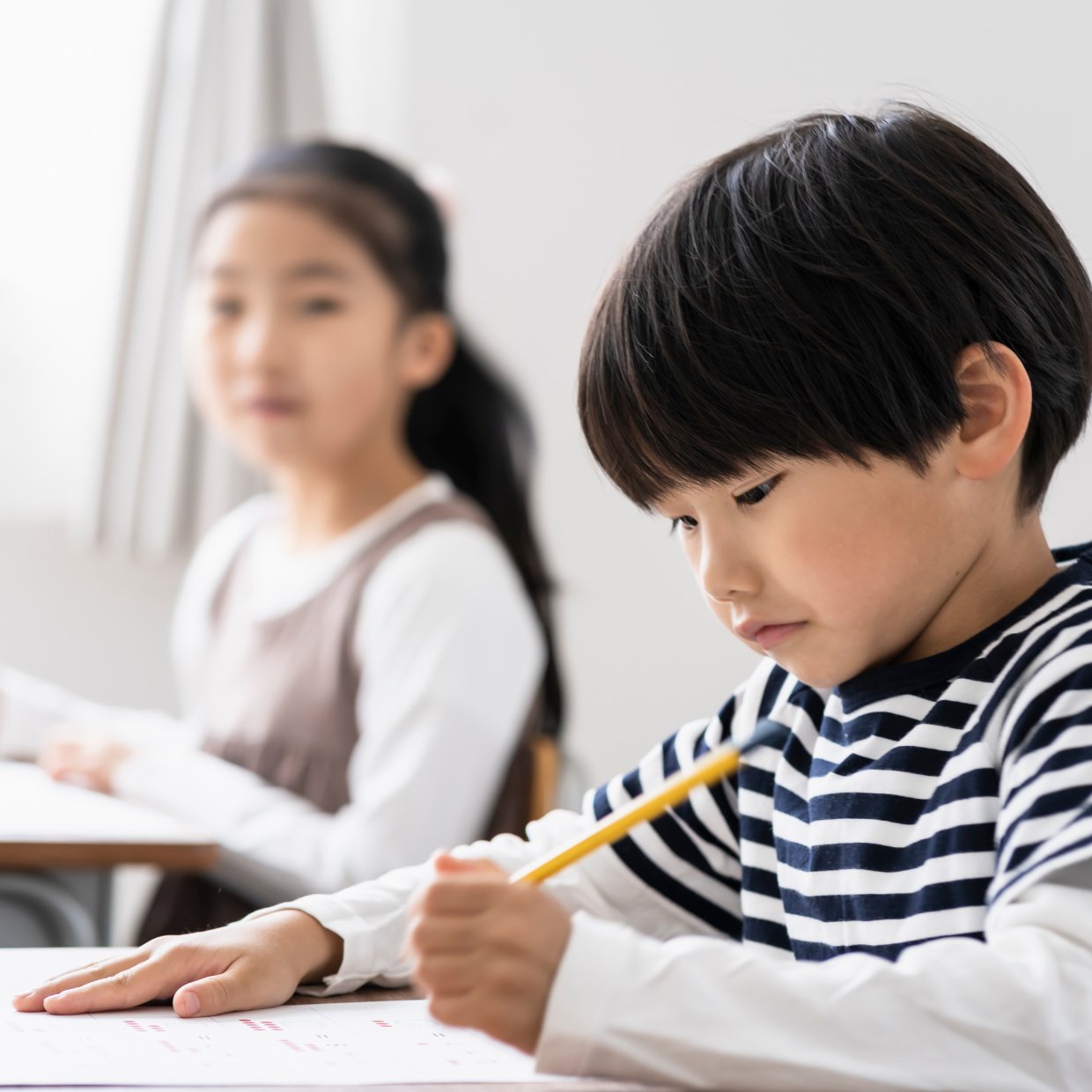  「完璧じゃないと不安…」子どものプチ完璧主義に悩む親へ。臨床心理士が教える“ほどほど”の育て方 