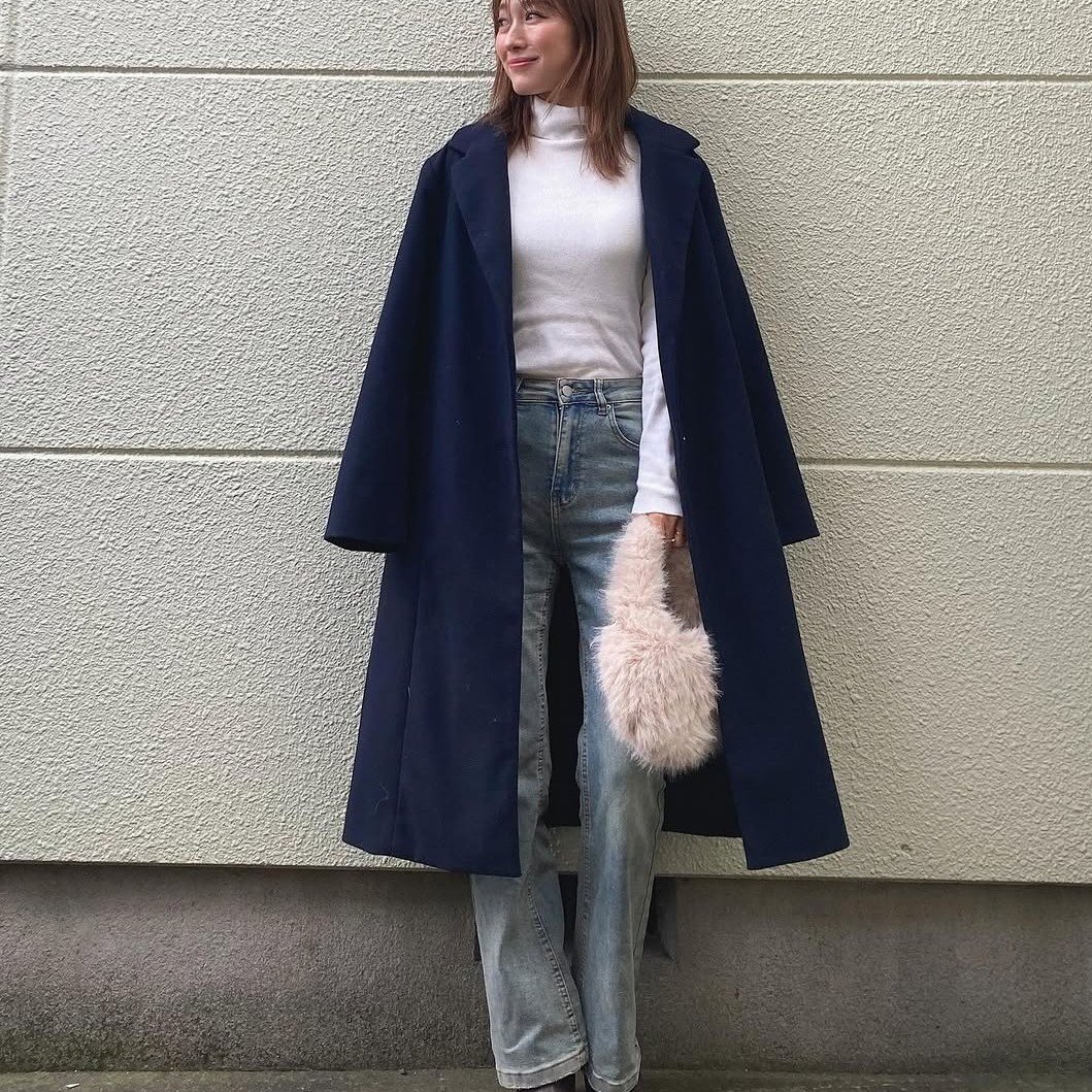  1枚あるとめっちゃ使える！暖かさと抜け感がプラスされるアイテムとは？【40代のおしゃれさんに学ぶ】 