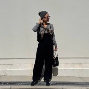 まわりと差がつく！無地スタイルに「チェックシャツ」を取り入れるコツ【40代おしゃれ女子に学ぶ】