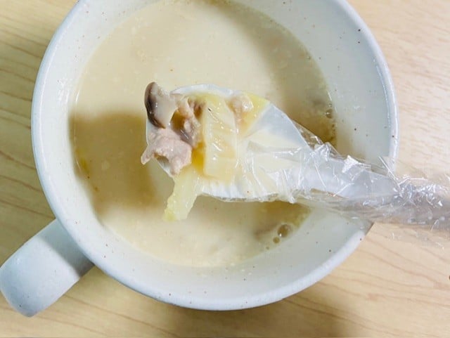 牛乳パックで「簡易スプーン」が完成