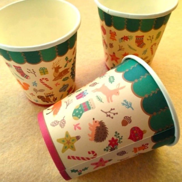  余った「紙コップ」に切り込みを入れると…？「もらったら嬉しい！」「おしゃれ」「クリスマスにいい」 