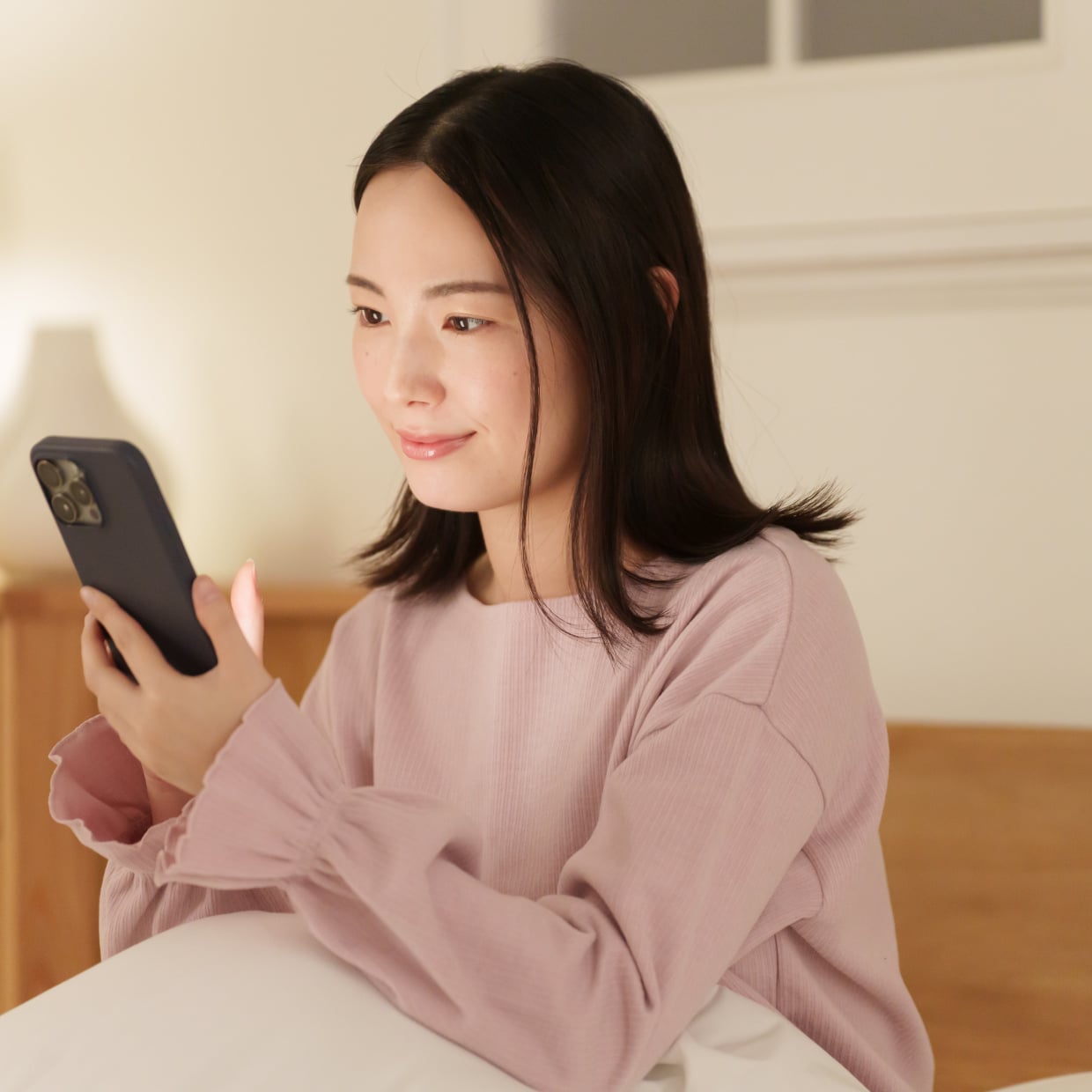  iPhone 16e・旧モデルでも使える！ライトの“長押し”で明るさ調整する方法「知らなかった！」 