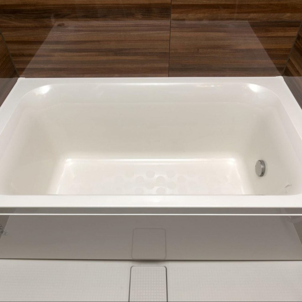  「浴槽」の黄ばみ汚れにつながる“4つの原因”「日常の工夫が大切」「知らなかった」 