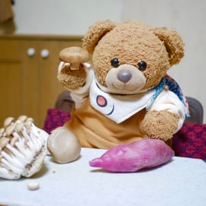 「炊飯器」に入れるだけ！秋の味覚“さつまいもときのこ炊き込みご飯”「思わずおかわりしちゃう」