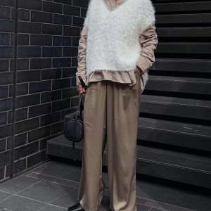 なぜか垢抜けて見える人が無意識に着ているアイテムとは？【40代のおしゃれさんに学ぶ】