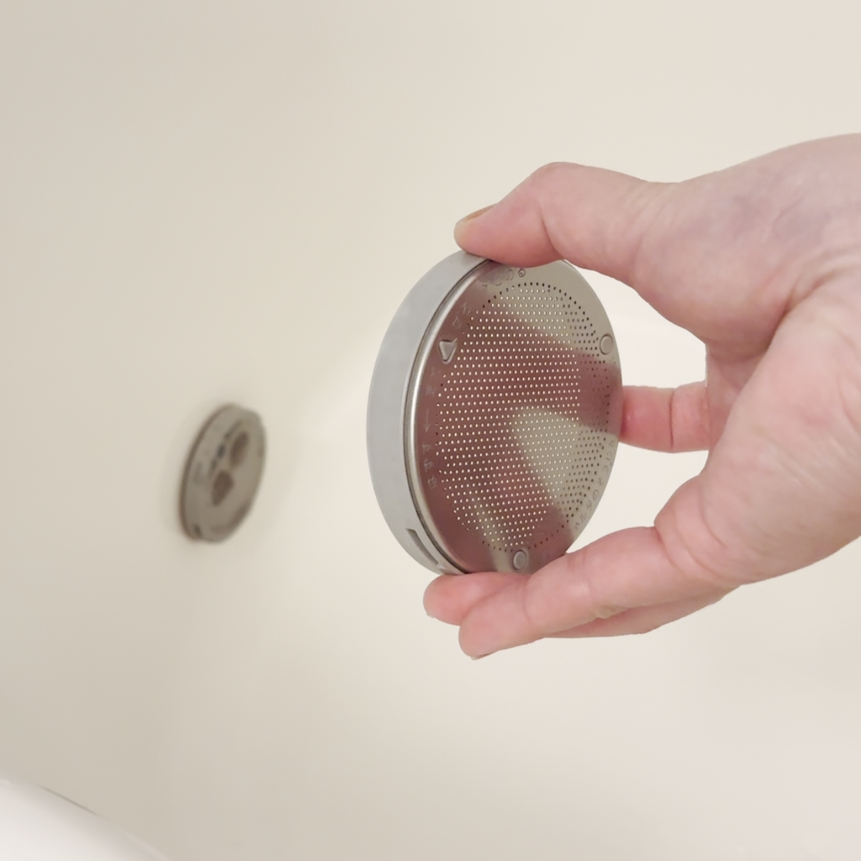  見えない汚れや雑菌を一掃！お風呂の「追いだき配管」の洗浄術「年末にスッキリ」「清潔で気持ちいい！」 