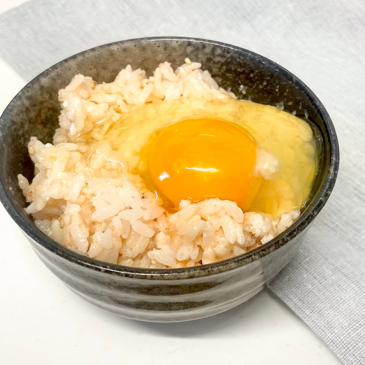  もう「卵かけご飯」は醤油で食べない。一度食べたら“やみつきになる食材”とは？「意外な組み合わせ」 