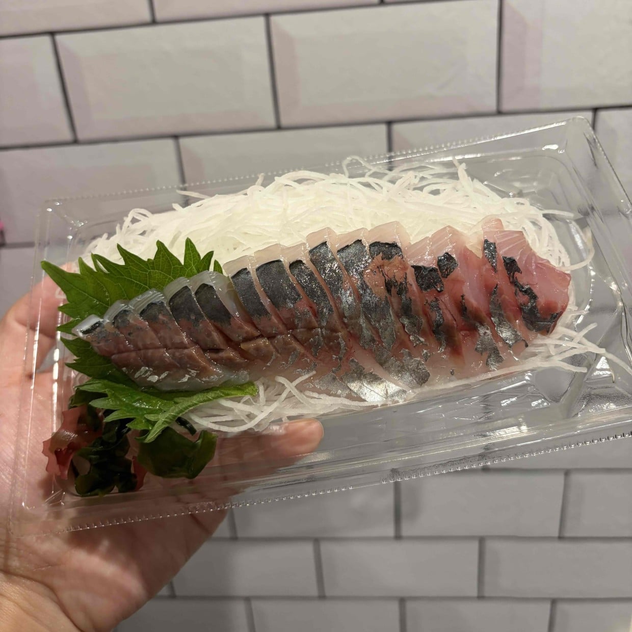  今まで捨ててた「お刺身」の“つま”の意外な食べ方「そのまま食べない」「無駄にしない」 