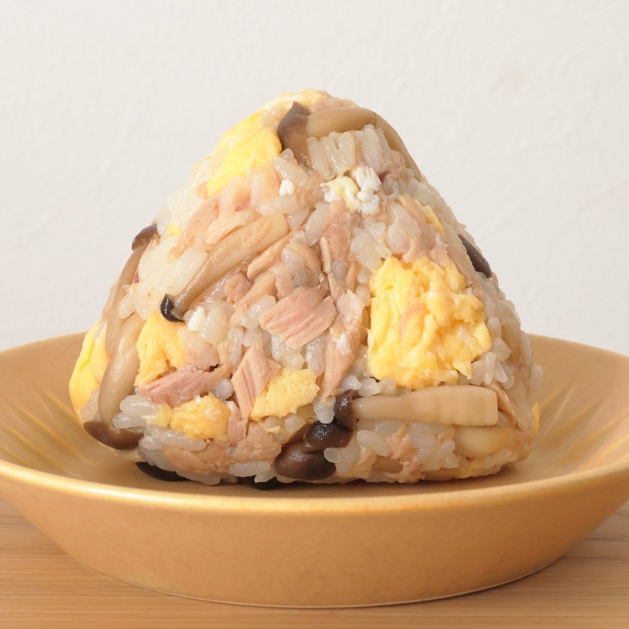  朝「ツナおにぎり」に入れると1個で大満足！栄養たっぷりな2つの具材とは？「マヨネーズは使わない」 