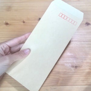 素朴な「茶色い封筒」がひと手間でおしゃれに変身！「オリジナルで楽しい！」「誰かに渡したい」