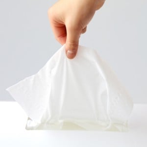 「柔らかいから大丈夫」だと思ってない？ティッシュの乾拭きで傷つきやすい3つのモノ