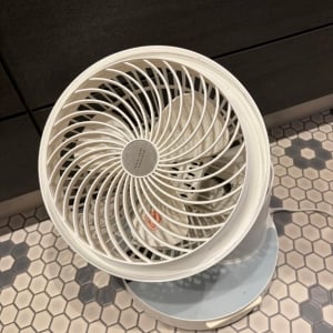 冬は“風の流れ”が肝心！ サーキュレーターで体感温度を上げるワザ「冷房と違うの⁉」「暖房効率アップ」