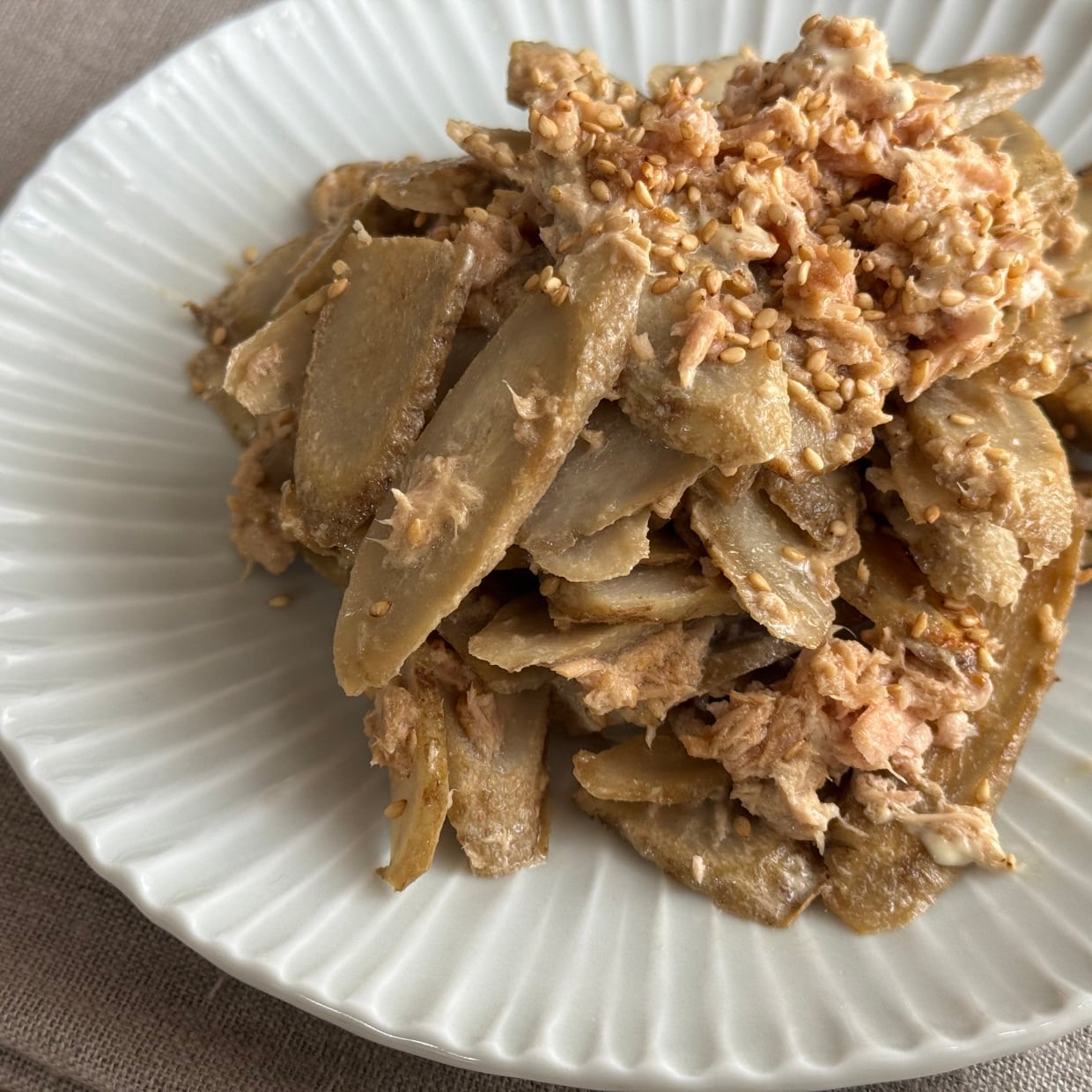  食物繊維たっぷり！“ごぼう”の腸がよろこぶレシピ「帰宅後10分でできる」「ハマる味」 