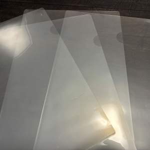 冬に活躍するアイテムを「クリアファイル」に入れると…？「固定できる」「持ち運びに便利」