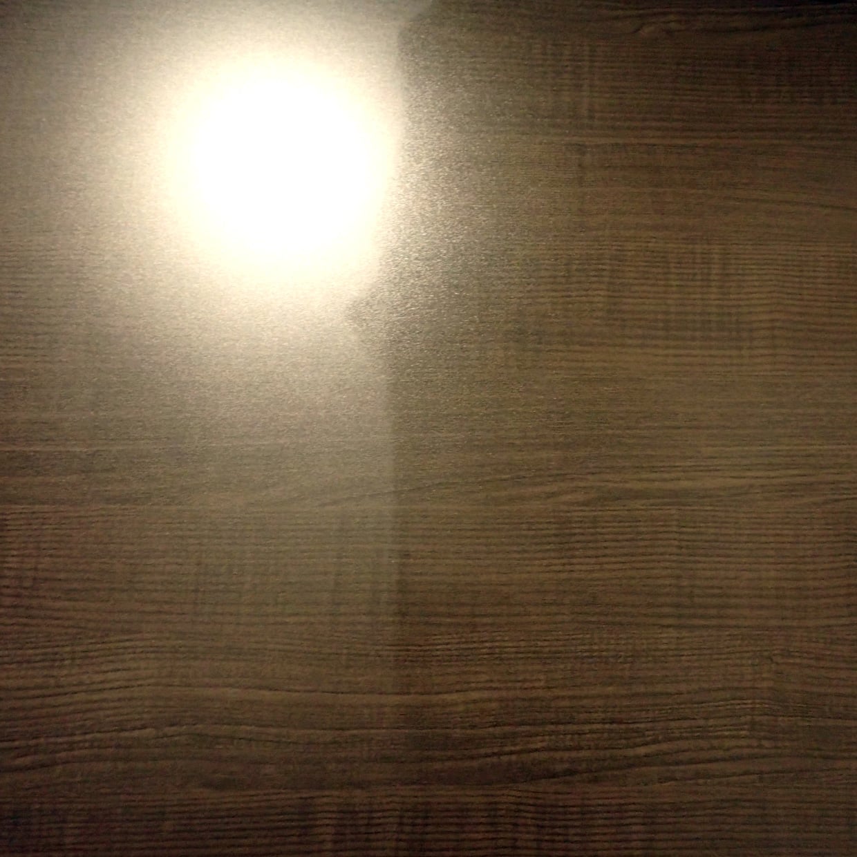  「玄関」がパッと明るくなる！年末のワンランク上の“玄関ドア”掃除テク「全然違う」「つやつや」 