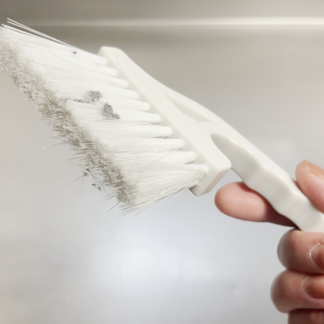  家も心も整う！ホコリ・土・油汚れがついたままの“掃除道具”メンテ習慣「長持ちする」「簡単に清潔」 