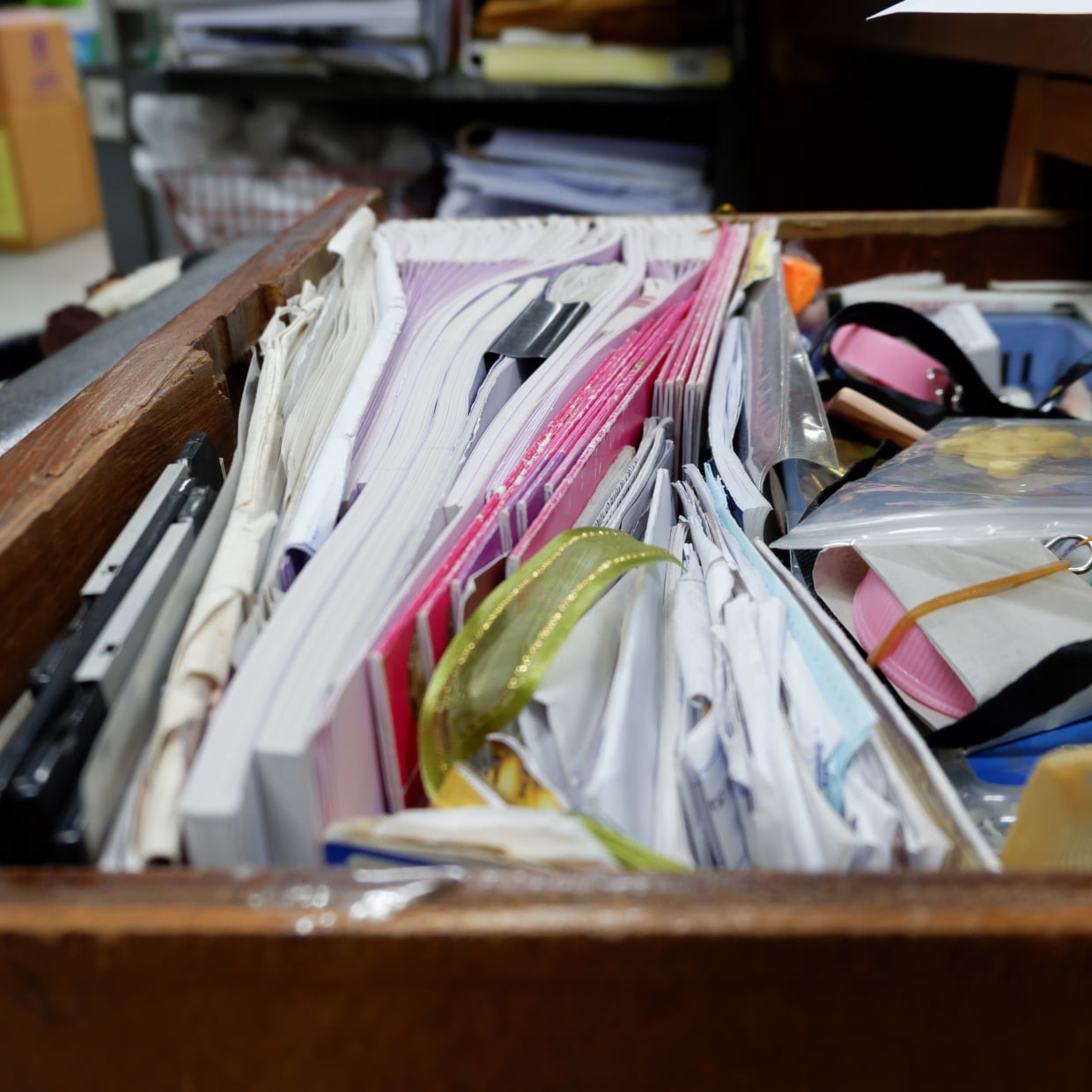  不要なのに“なぜか捨てられない”3つのモノ「たまってる…」「年内に見直す」 