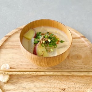 夜「みそ汁」にいれると睡眠の質が上がる。“食物繊維がたっぷりな食材”とは？