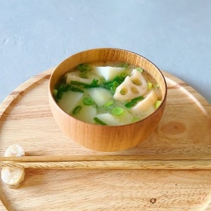 「みそ汁」にいれると肌がよろこぶ。“ビタミンCを含む食材”とは？