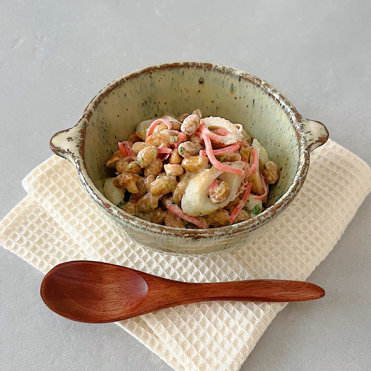  「納豆」にいれると腸がもっとよろこぶ。“たんぱく質がたっぷりな食材”とは？「太りやすい冬に」 