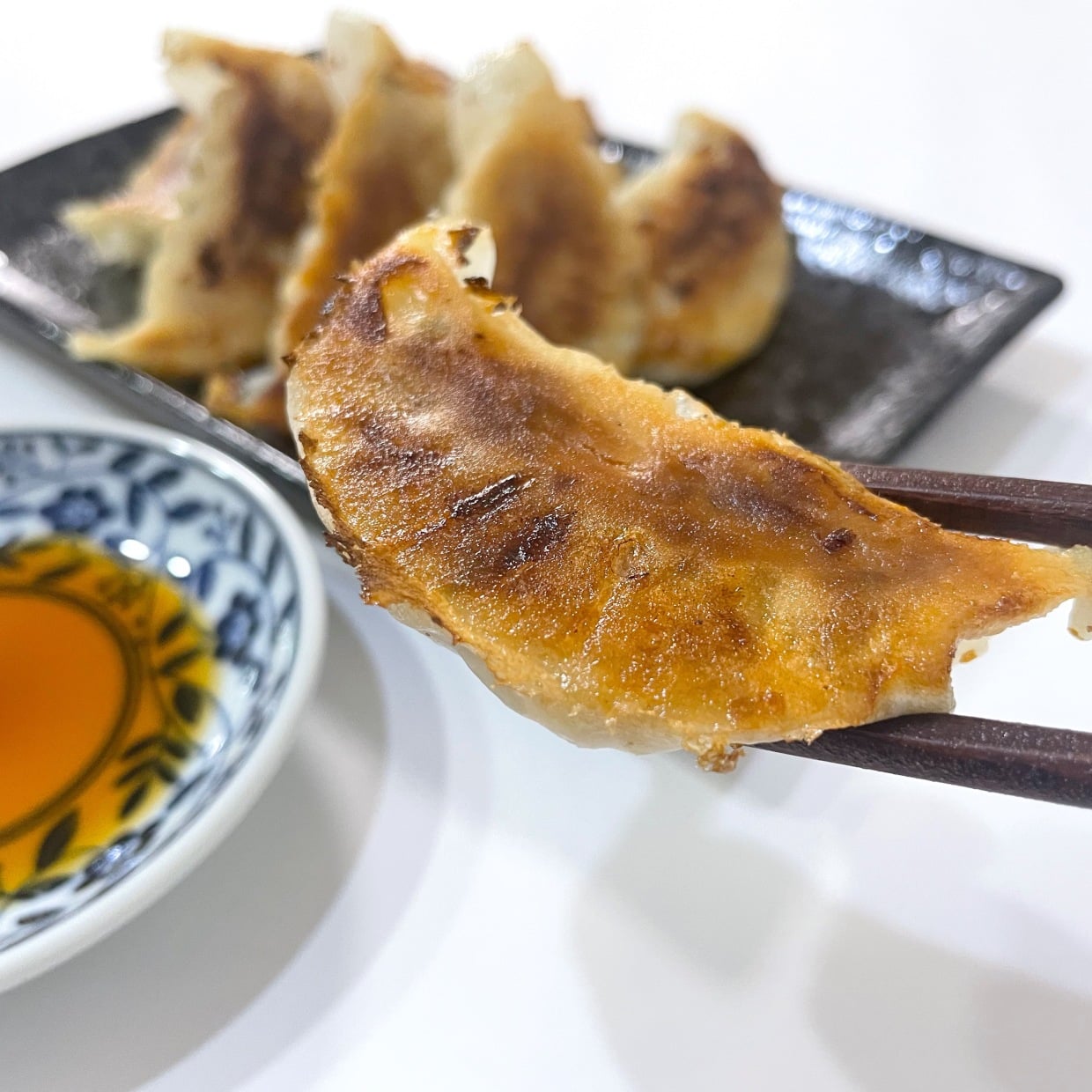  冷凍餃子を時短で“お店クオリティ”に焼くための4つのコツ「パリッとモチモチ！」「いつもと全然違う」 