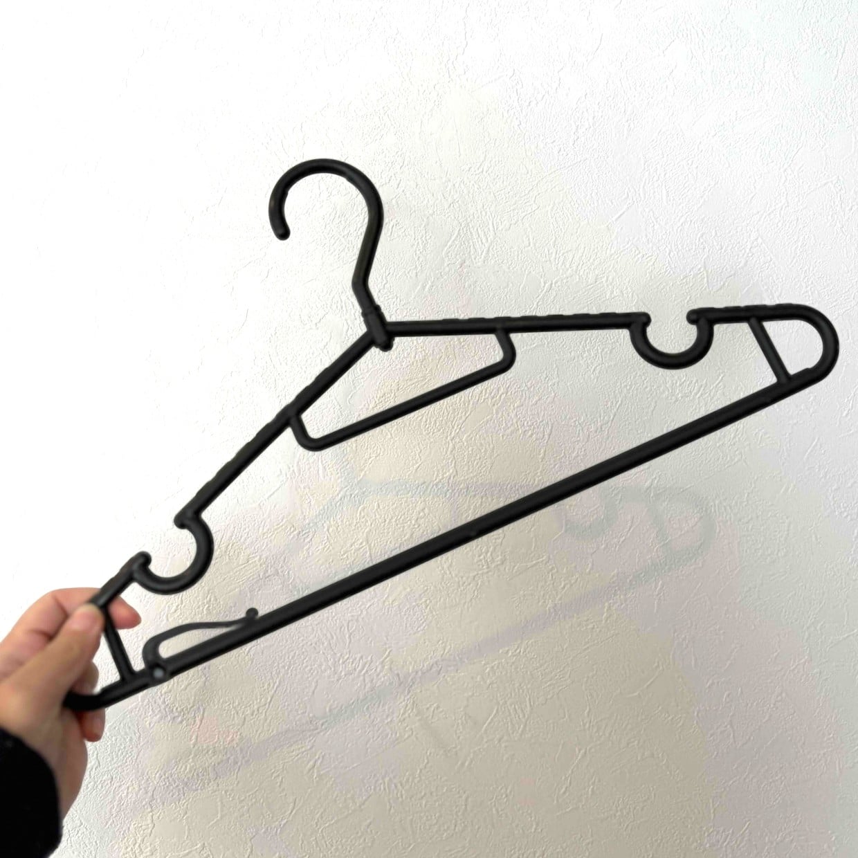  いつもの干し方より断然ラク！どんどん干せる“ハンガーかけ”テクニック【時短洗濯アイデア】 