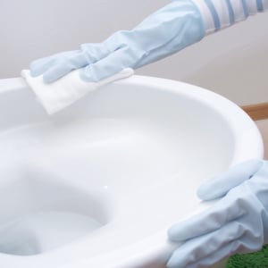 臭う原因は便器じゃなかった…。プロが教える「トイレ」で見落としがちな汚れスポット3つ＆掃除術