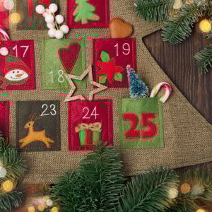 “ストロー5本”で簡単に「クリスマス飾り」を作る方法「週末作りたい」「素敵…！」「気分上がる」