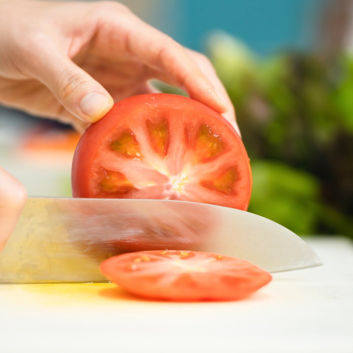  知らなかった。”砥石がないとき”に包丁を研ぐ裏ワザ「すごい」「応急処置として覚えておく」 