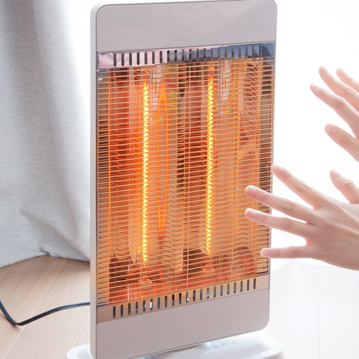  火災リスクが上がる。「電気ストーブ」のNGな使い方4つ「つけっぱなしにしてた」 